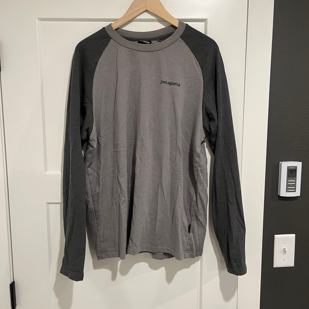 Patagonia Men's Gray Long Sleeve Shirt